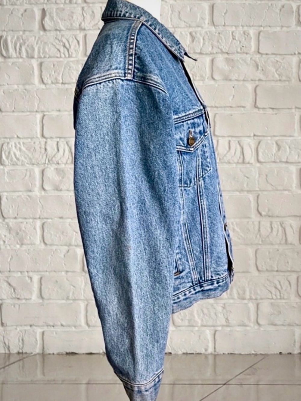 Vintage 90s Looney Tunes Denim Trucker Jacket Taz WB Studio Store M - Picture 7 of 13